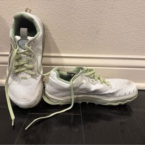 Altra Womens Lone Peak Shoes